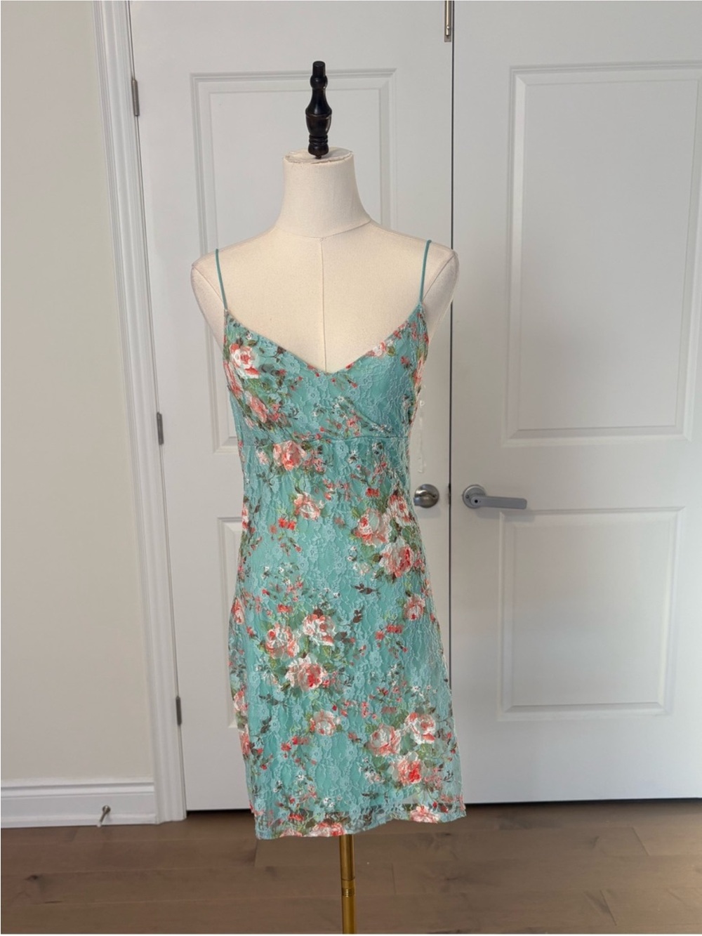 m&e Aqua Blue Floral Lace Slip Dress – Size Medium